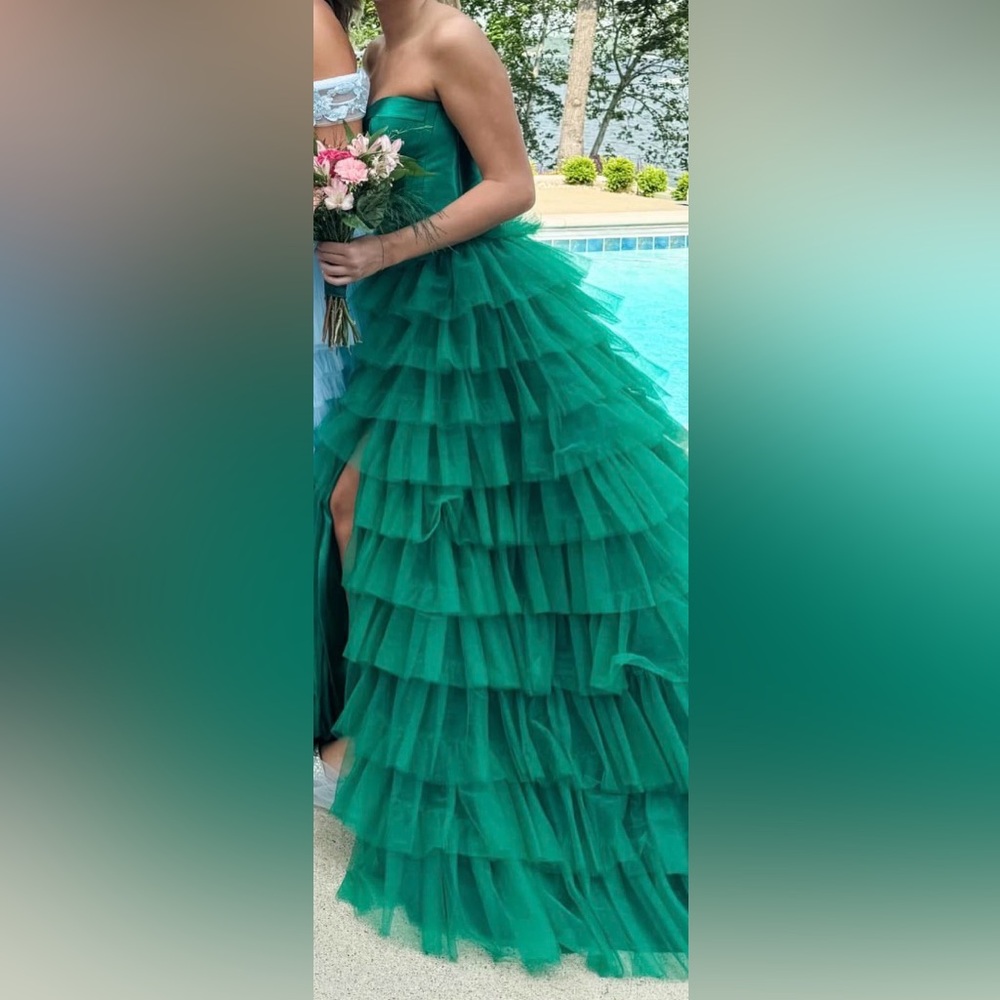 Sherri Hill Women’s Emerald Green Strapless Tiered Tulle Prom Dress Sz 4 (56087) - Picture 8 of 11